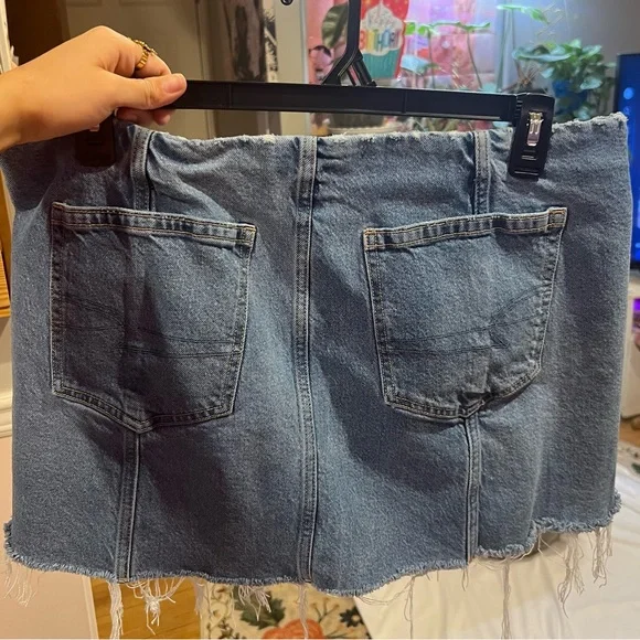 American Eagle Button Front Denim Mini Skirt Size 16 Stretch Raw Hem - Picture 3 of 8
